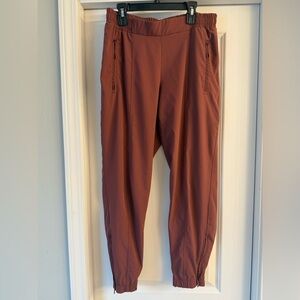 Old Navy Stretch Tech Joggers- rust color Size M